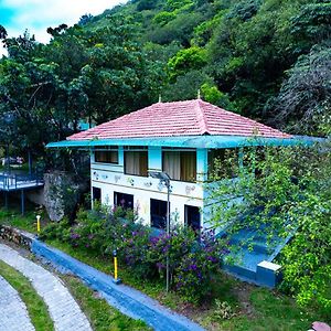 Shisiram-Italian Luxury Cottage Tabor Hills Resort